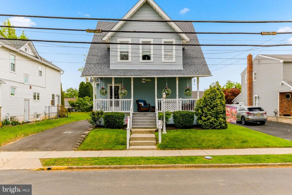 128 READING AVE, Barrington, NJ 08007