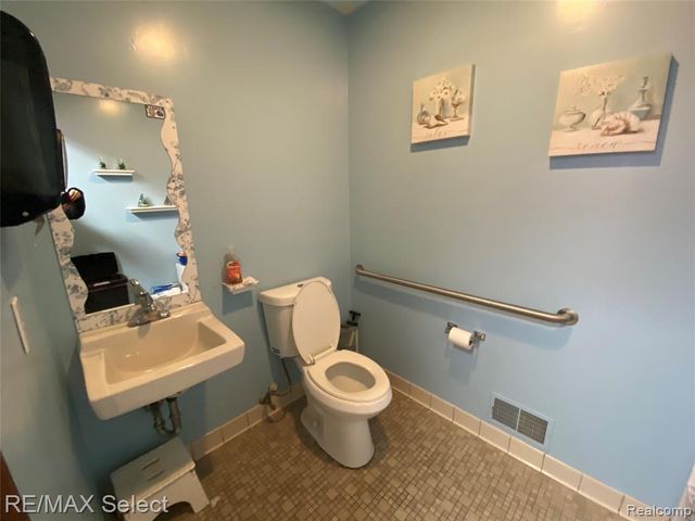 2425 Austin Parkway, Flint, MI 48507