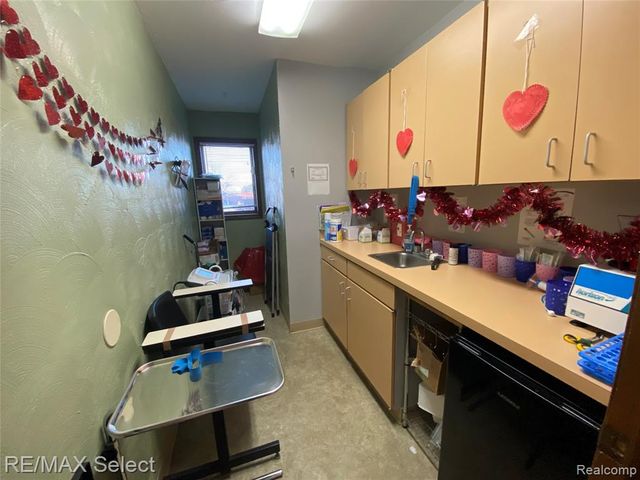 2425 Austin Parkway, Flint, MI 48507