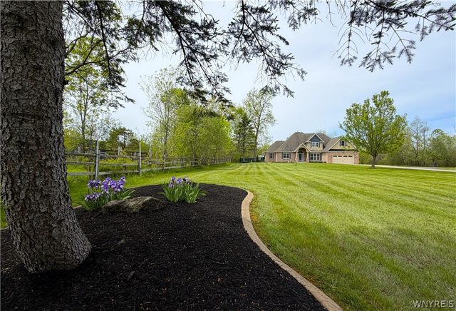 1362 Town Line Road, Lancaster, NY 14004