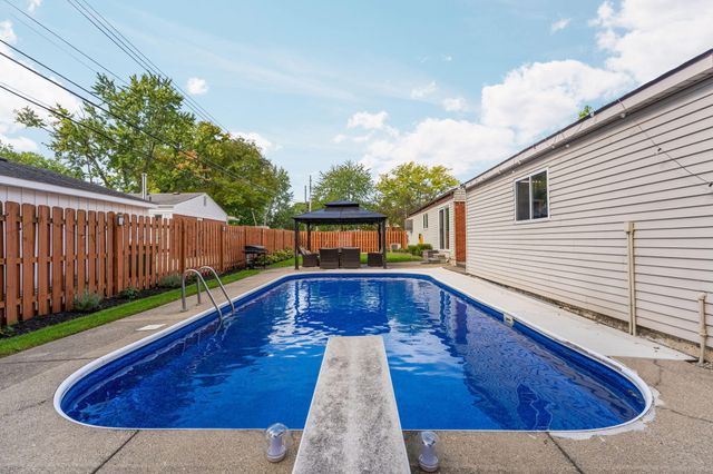 216 Harper Drive, Saline City, MI 48176