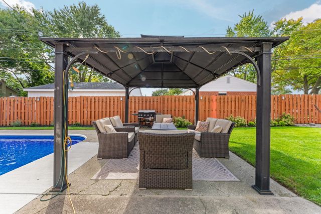 216 Harper Drive, Saline City, MI 48176
