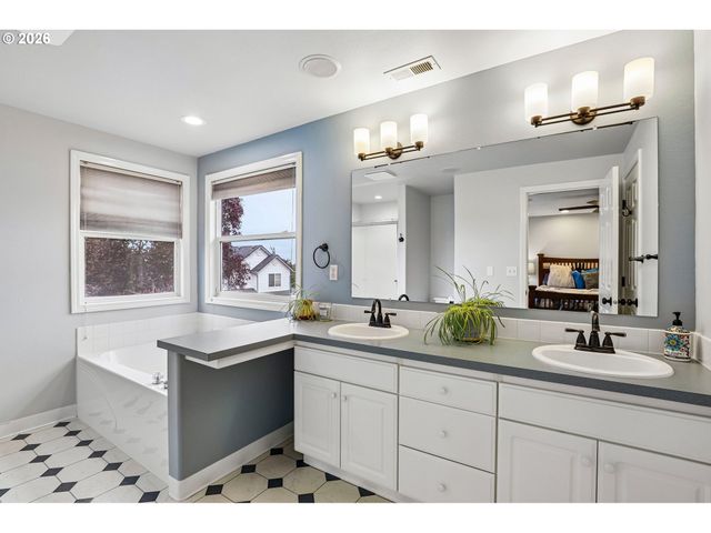 2608 Ne 164TH Ave, Vancouver, WA 98684