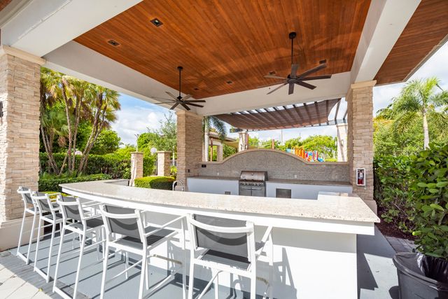 7925 NW 104th Avenue 24, Doral, FL 33178