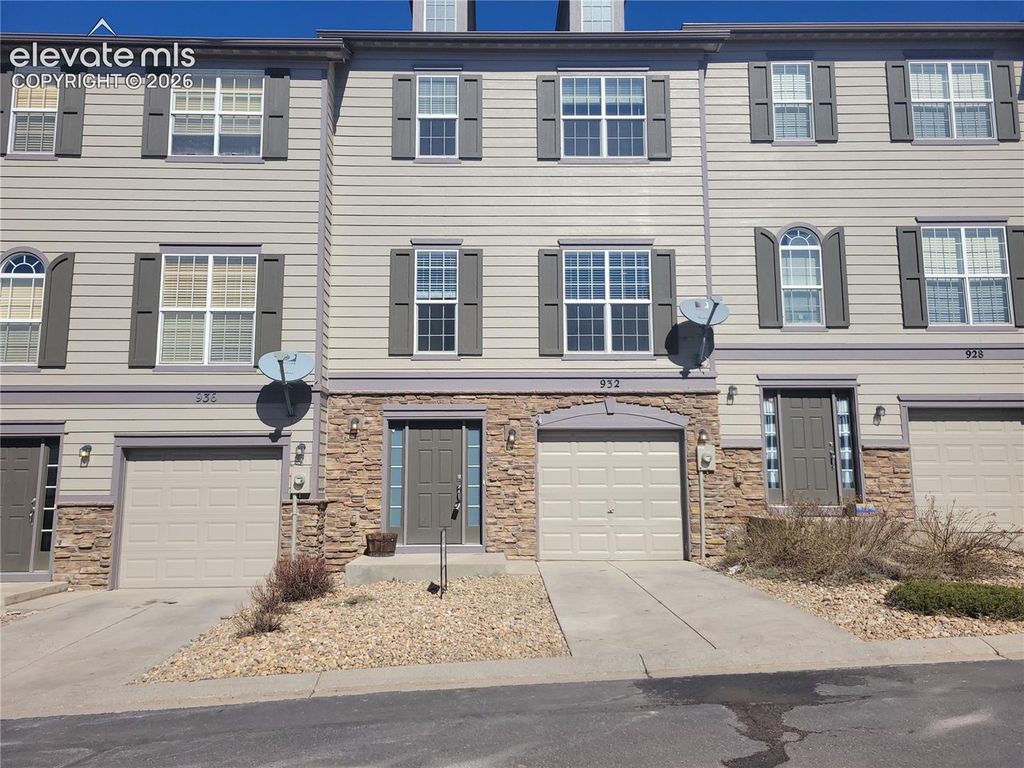 932 Burning Bush Point, Monument, CO 80132