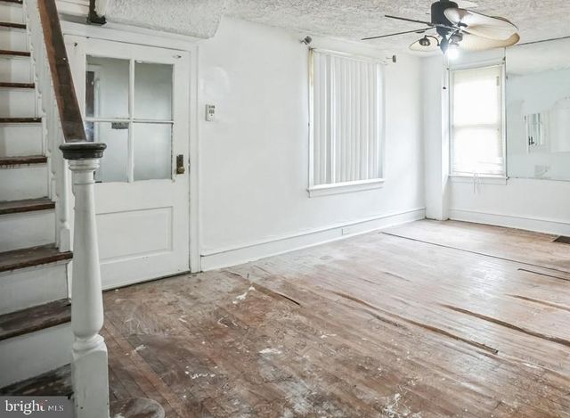 504 E GODFREY AVE, Philadelphia, PA 19120