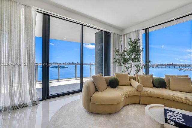 700 NE 24th St 1107, Miami, FL 33137