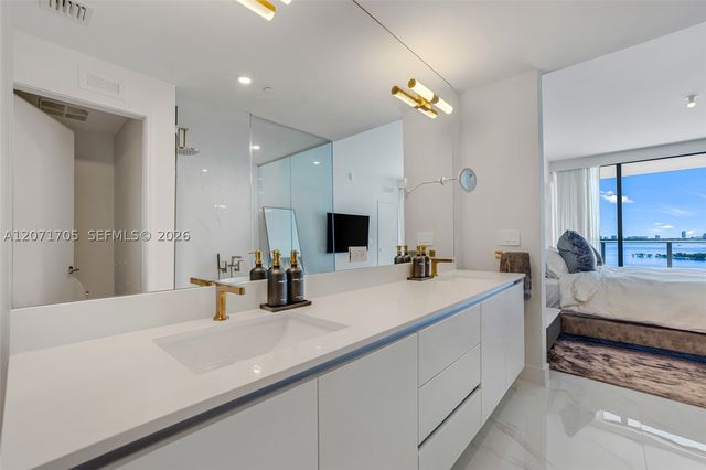 700 NE 24th St 1107, Miami, FL 33137