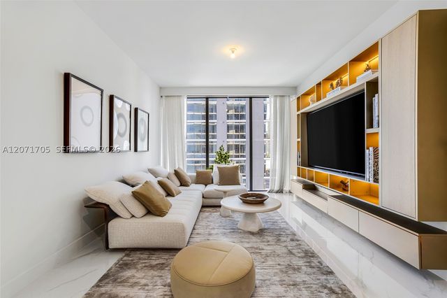 700 NE 24th St 1107, Miami, FL 33137