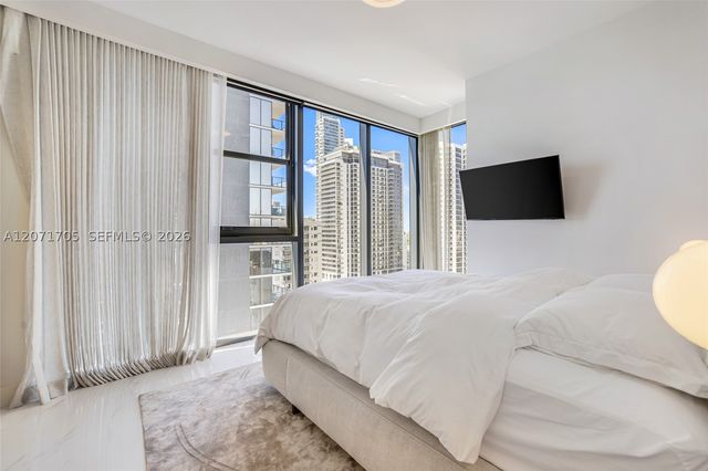 700 NE 24th St 1107, Miami, FL 33137