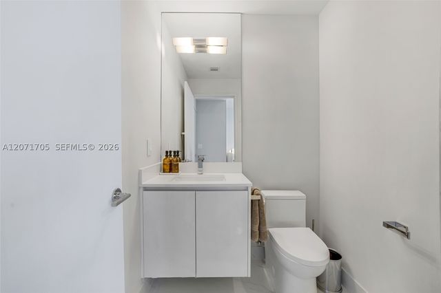 700 NE 24th St 1107, Miami, FL 33137
