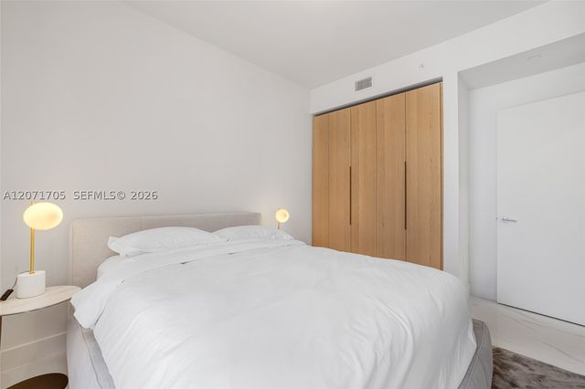 700 NE 24th St 1107, Miami, FL 33137