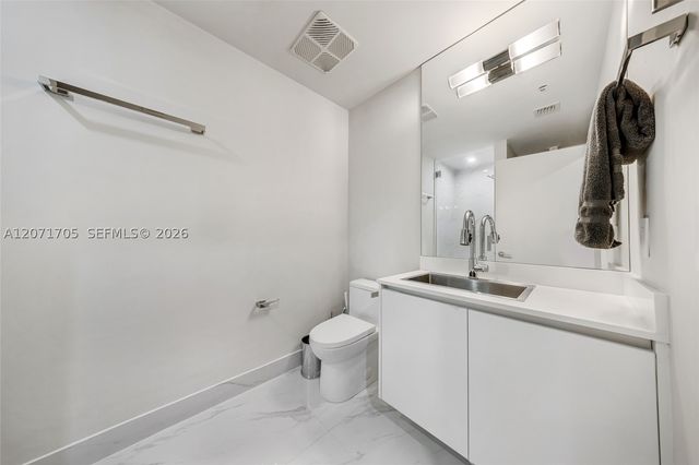 700 NE 24th St 1107, Miami, FL 33137