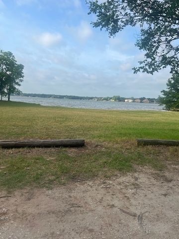 1521 Lark Court, Pelican Bay, TX 76020