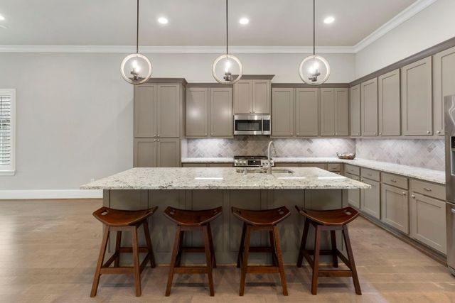 119 Bonnie Ridge Circle, Shenandoah, TX 77384