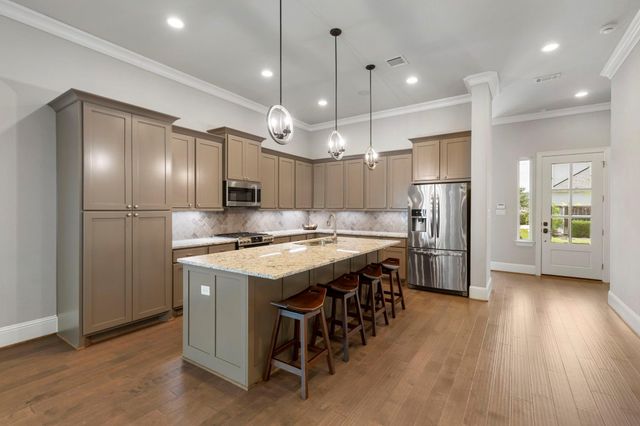 119 Bonnie Ridge Circle, Shenandoah, TX 77384