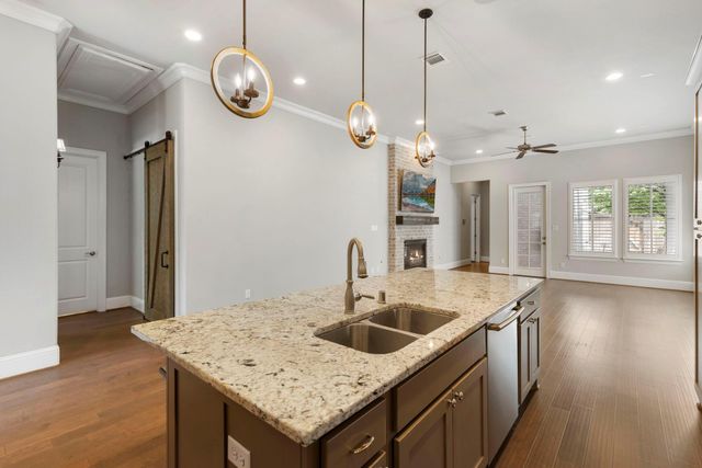 119 Bonnie Ridge Circle, Shenandoah, TX 77384