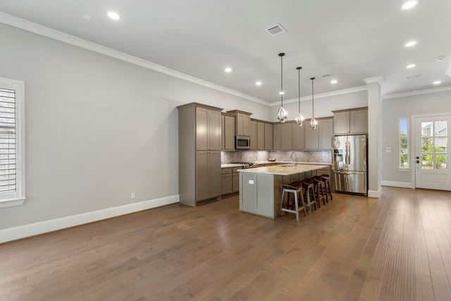 119 Bonnie Ridge Circle, Shenandoah, TX 77384