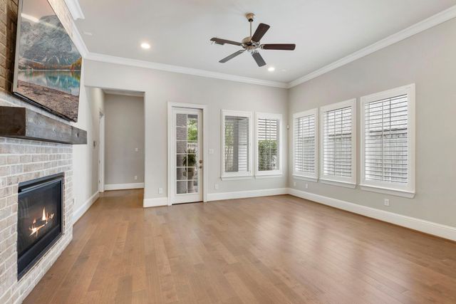 119 Bonnie Ridge Circle, Shenandoah, TX 77384