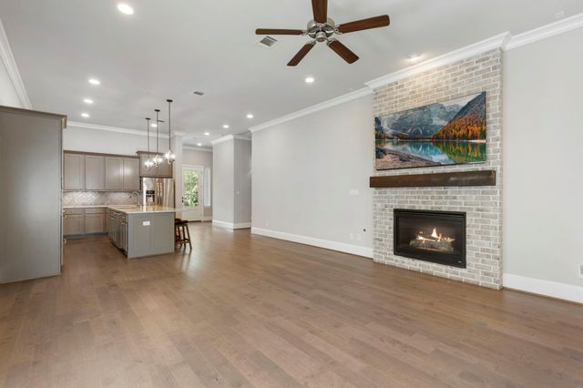 119 Bonnie Ridge Circle, Shenandoah, TX 77384