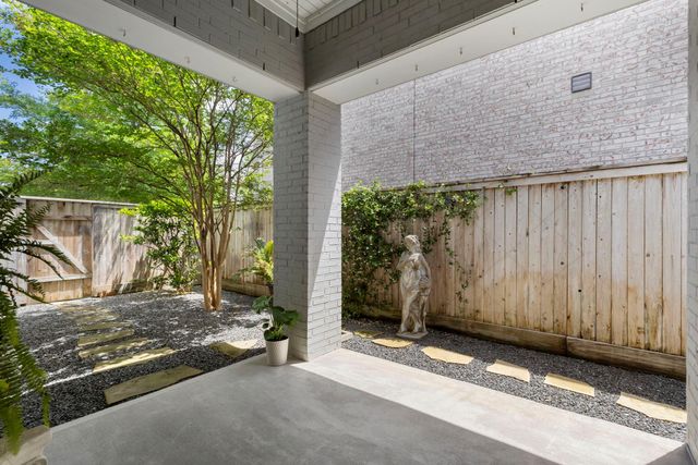 119 Bonnie Ridge Circle, Shenandoah, TX 77384