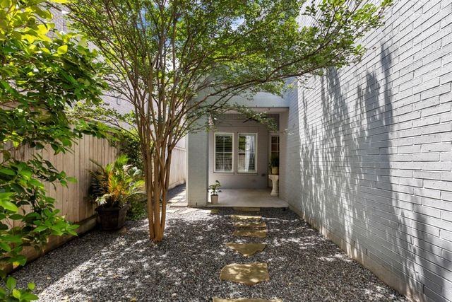 119 Bonnie Ridge Circle, Shenandoah, TX 77384