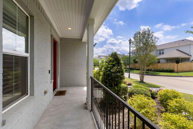 119 Bonnie Ridge Circle, Shenandoah, TX 77384