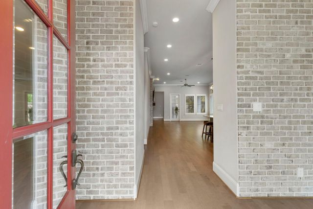 119 Bonnie Ridge Circle, Shenandoah, TX 77384