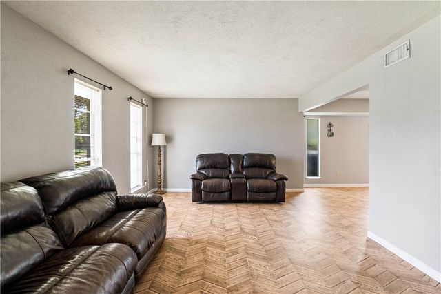 5110 Cascade Dr, Corpus Christi, TX 78413