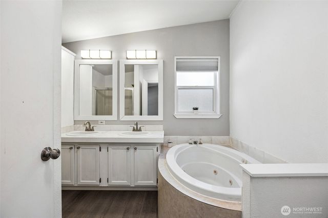 40402 66th Avenue E, Eatonville, WA 98328