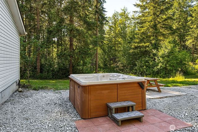 40402 66th Avenue E, Eatonville, WA 98328