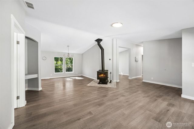 40402 66th Avenue E, Eatonville, WA 98328