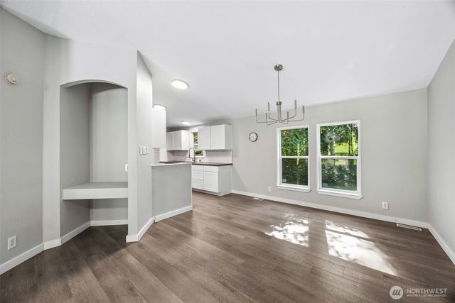 40402 66th Avenue E, Eatonville, WA 98328