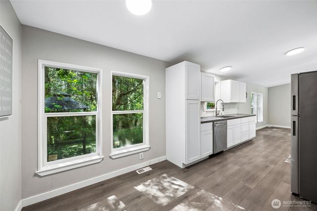 40402 66th Avenue E, Eatonville, WA 98328