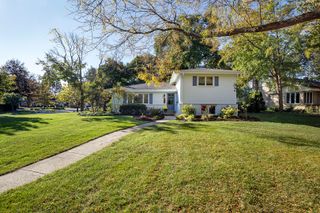 1320 Pinehurst Drive, Glenview, IL 60025