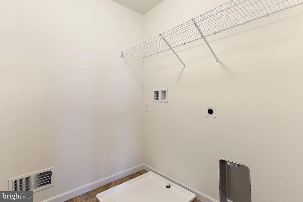 Image 23 of property listing at 6 LITTLE WAY #64, Hanover, PA 17331