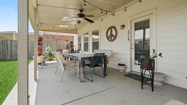 1719 Manor Drive, Baytown, TX 77521
