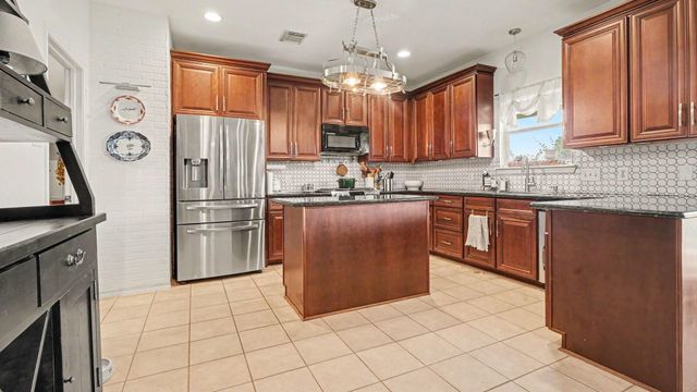 1719 Manor Drive, Baytown, TX 77521
