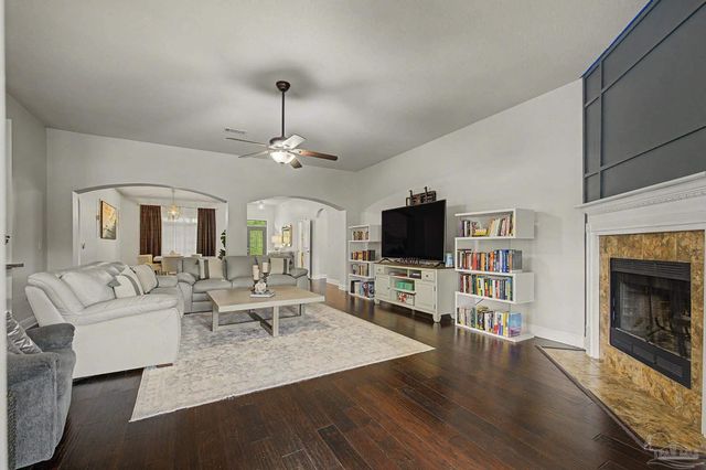 9177 Iron Gate Blvd, Milton, FL 32570