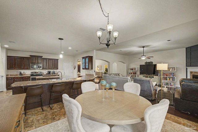 9177 Iron Gate Blvd, Milton, FL 32570