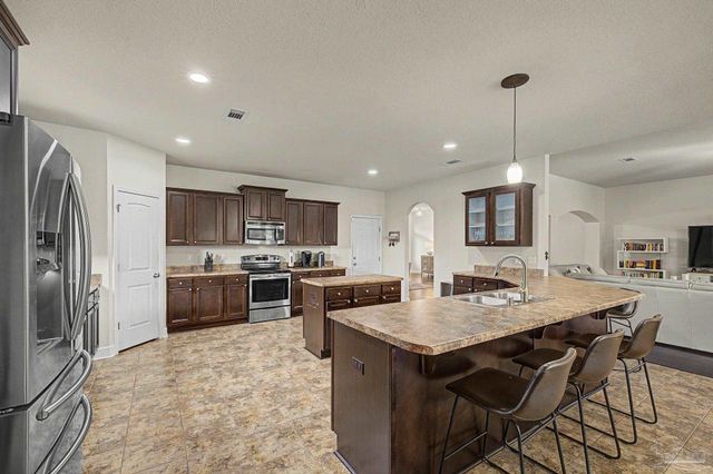 9177 Iron Gate Blvd, Milton, FL 32570
