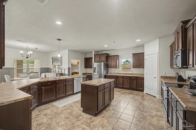 9177 Iron Gate Blvd, Milton, FL 32570