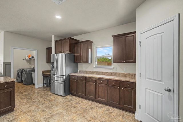 9177 Iron Gate Blvd, Milton, FL 32570