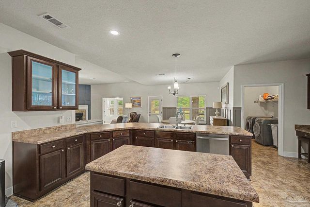 9177 Iron Gate Blvd, Milton, FL 32570