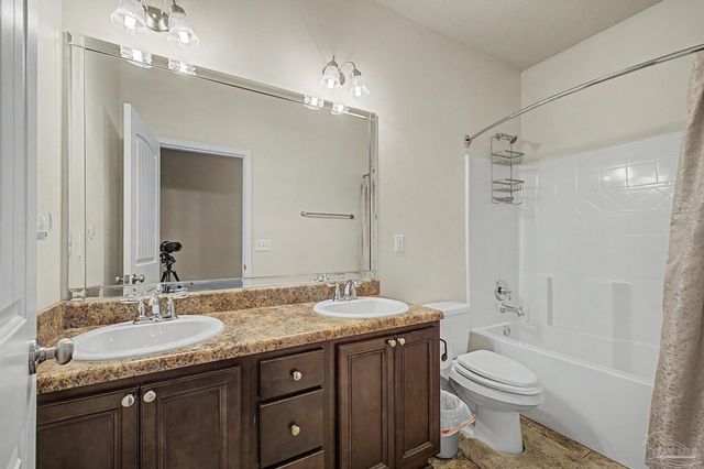 9177 Iron Gate Blvd, Milton, FL 32570