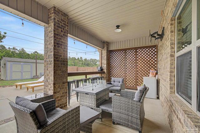 9177 Iron Gate Blvd, Milton, FL 32570