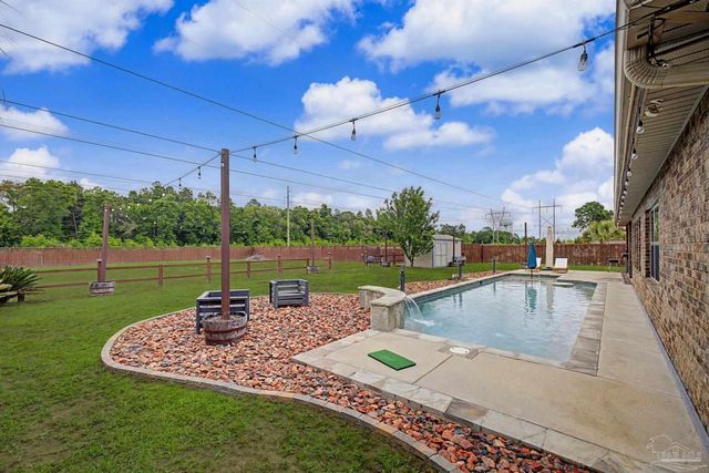 9177 Iron Gate Blvd, Milton, FL 32570