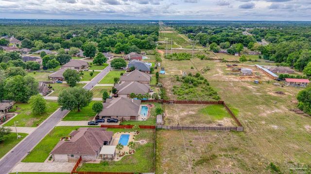 9177 Iron Gate Blvd, Milton, FL 32570