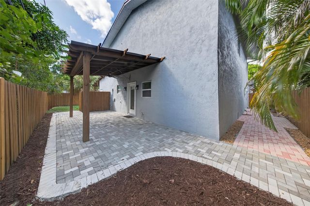 2012 NW 12th Avenue, Fort Lauderdale, FL 33311