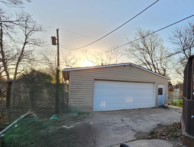 838 N Illinois, Wichita, KS 67203